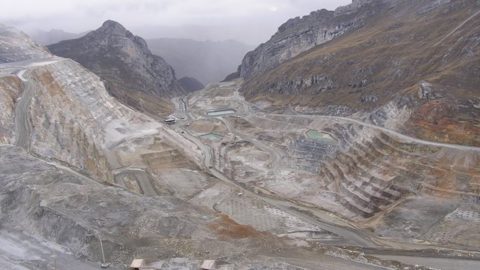 Perú anuncia reapertura gradual de la minería y otros sectores a partir de mayo